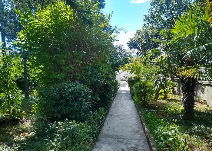 アパート Kety コストレナ